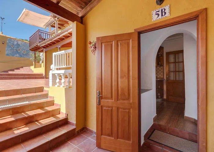 Lola And Rafael's * Moya (Gran Canaria)